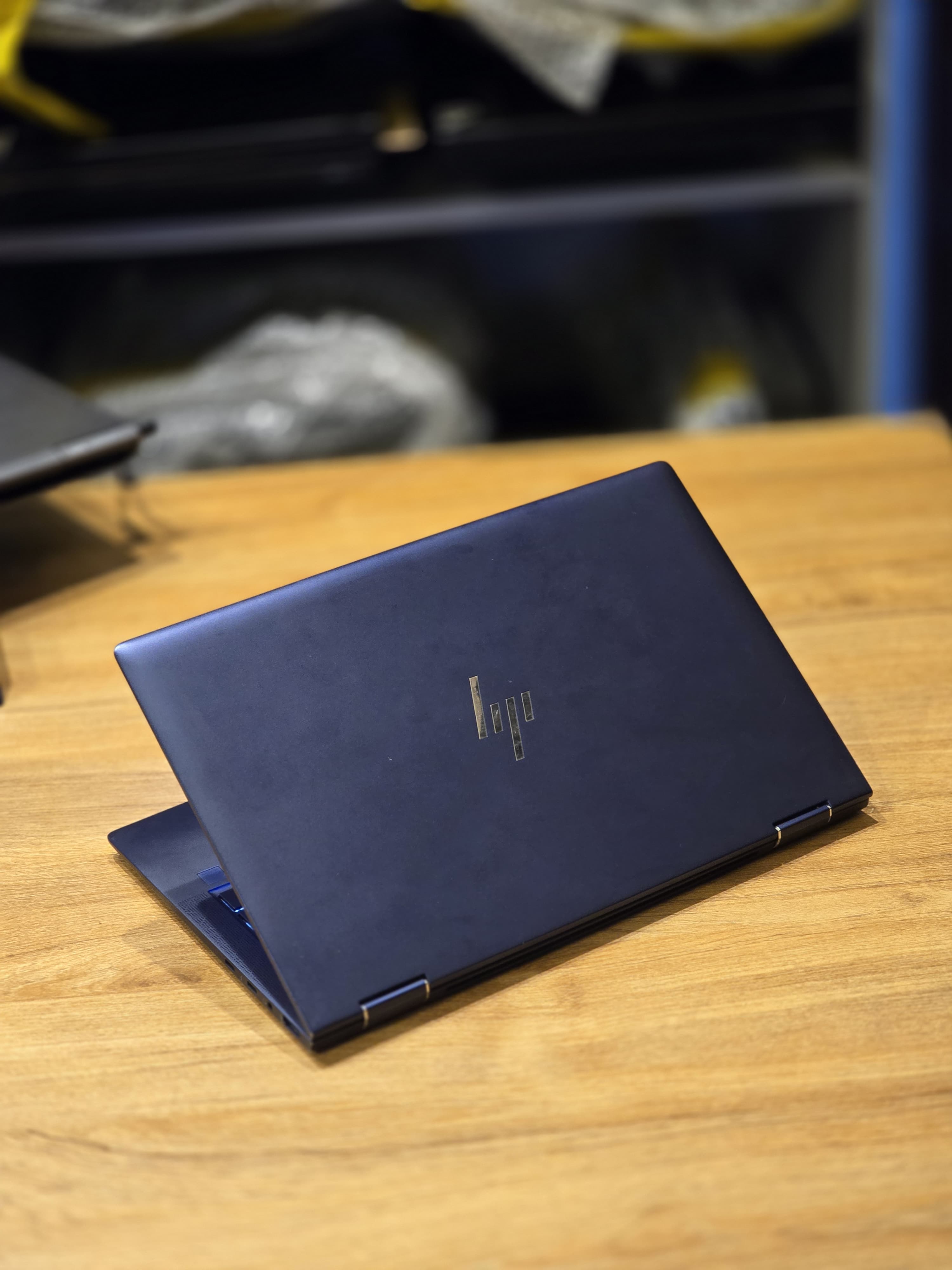 Hp dragonfly g2 image 4