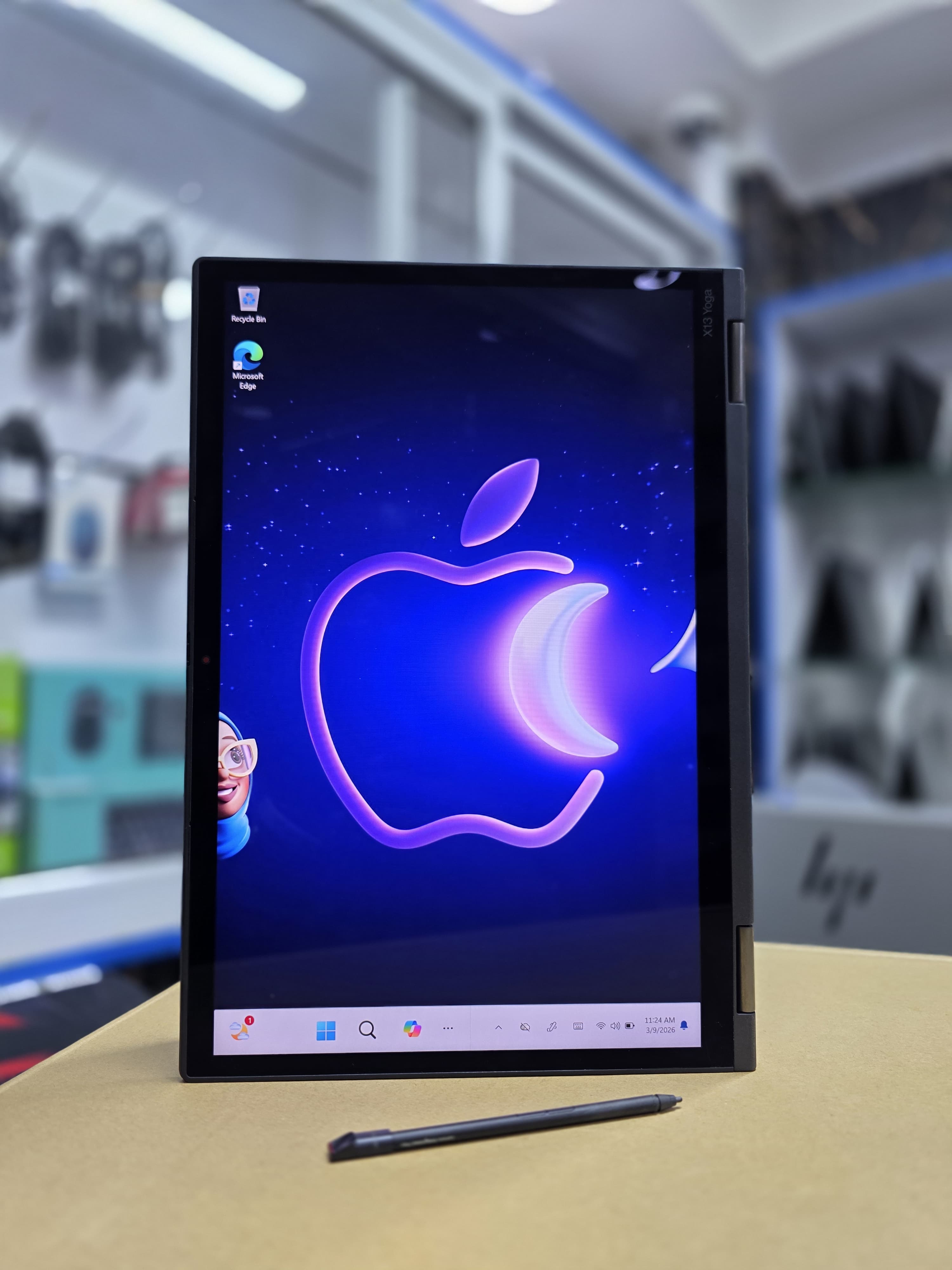 Lenovo Thinkpad x13 yoga image 2